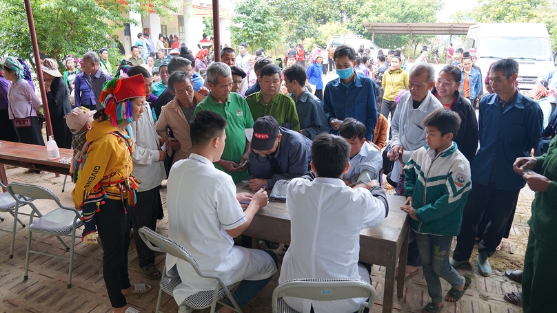 Không khí ngày khám bệnh đầu tiên tại xã Chiềng Khay, huyện Quỳnh Nhai, tỉnh Sơn La.
