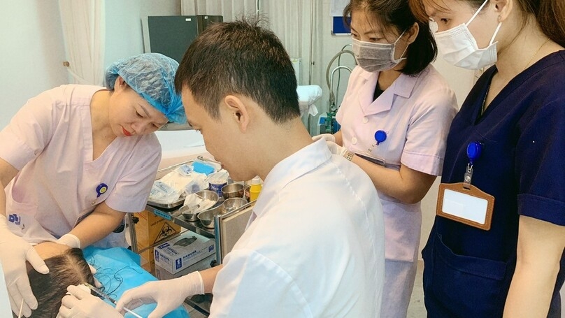 TS.BS Vũ Huy Lượng – Phụ trách khoa Laser và săn sóc da, Trưởng phòng Đào tạo hướng dẫn kỹ thuật tiêm Meso điều trị rụng tóc