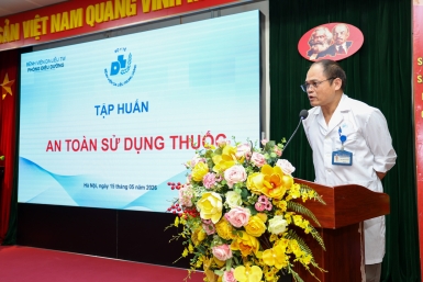 Bệnh viện Da liễu Trung ương tổ chức tập huấn an toàn sử dụng thuốc