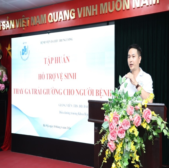 ThS. Đào Duy Thành – PTP. Phòng Điều dưỡng phát biểu trong buổi tập huấn