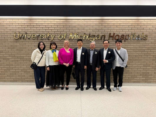 Đoàn công tác Bệnh viện Da liễu Trung ương làm việc tại Đại học Michigan, Hoa Kỳ