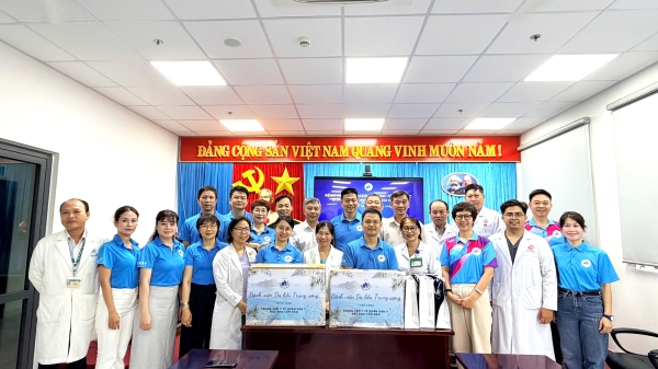 Giám đốc Bệnh viện Da liễu Trung ương thăm và làm việc với Trung tâm y tế quân dân y và ban chỉ huy phòng thủ khu vực 6 - đặc khu Côn Đảo